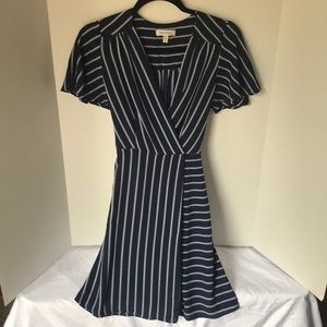 Short sleeved dress